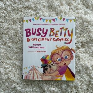 Busy Betty & The Circus Surprise Book
